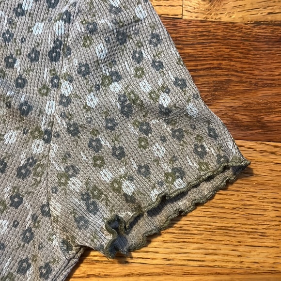 american eagle crop top, size M - Picture 3 of 3